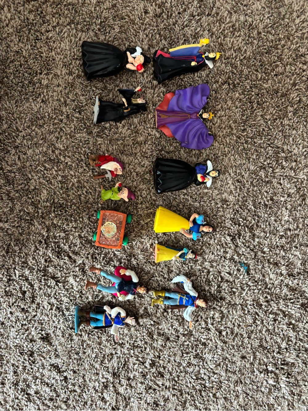 Vintage Disney Snow White Mini Figure Playset -13